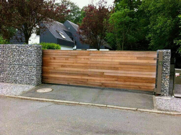 ворота с забором из габионов