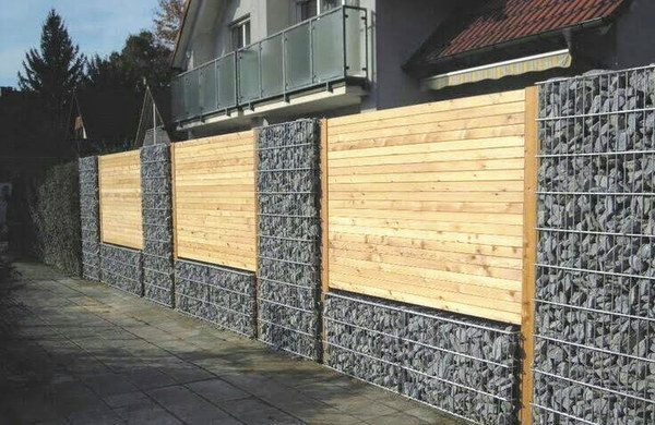 забор из габионов с термодревесиной