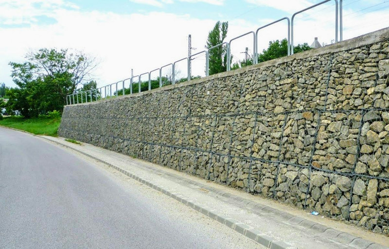 плотное наполнение габионов